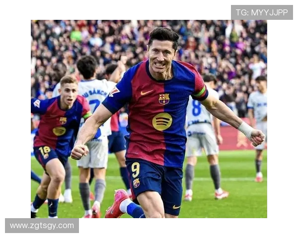 莱万多夫斯基西甲首赛季表现解析：转会后是否依旧保持统治力