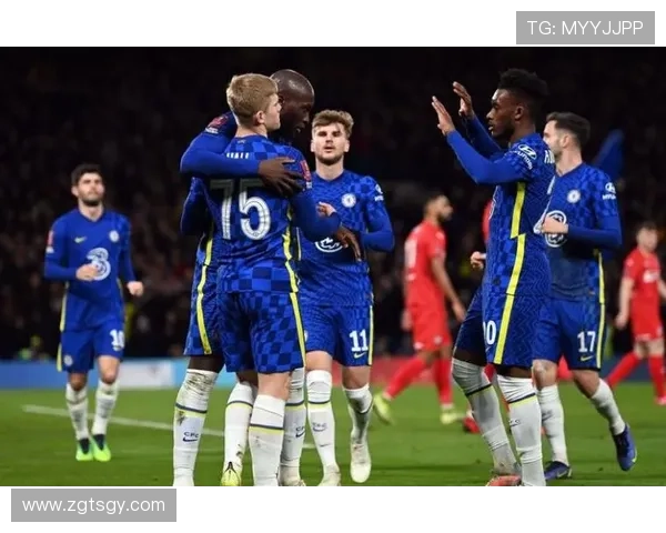 沃特金斯与卢卡库:全能前锋与终结专家的战术角色对比分析 沃特金斯与卢卡库:全能前锋与终结专家的战术角色对比分析